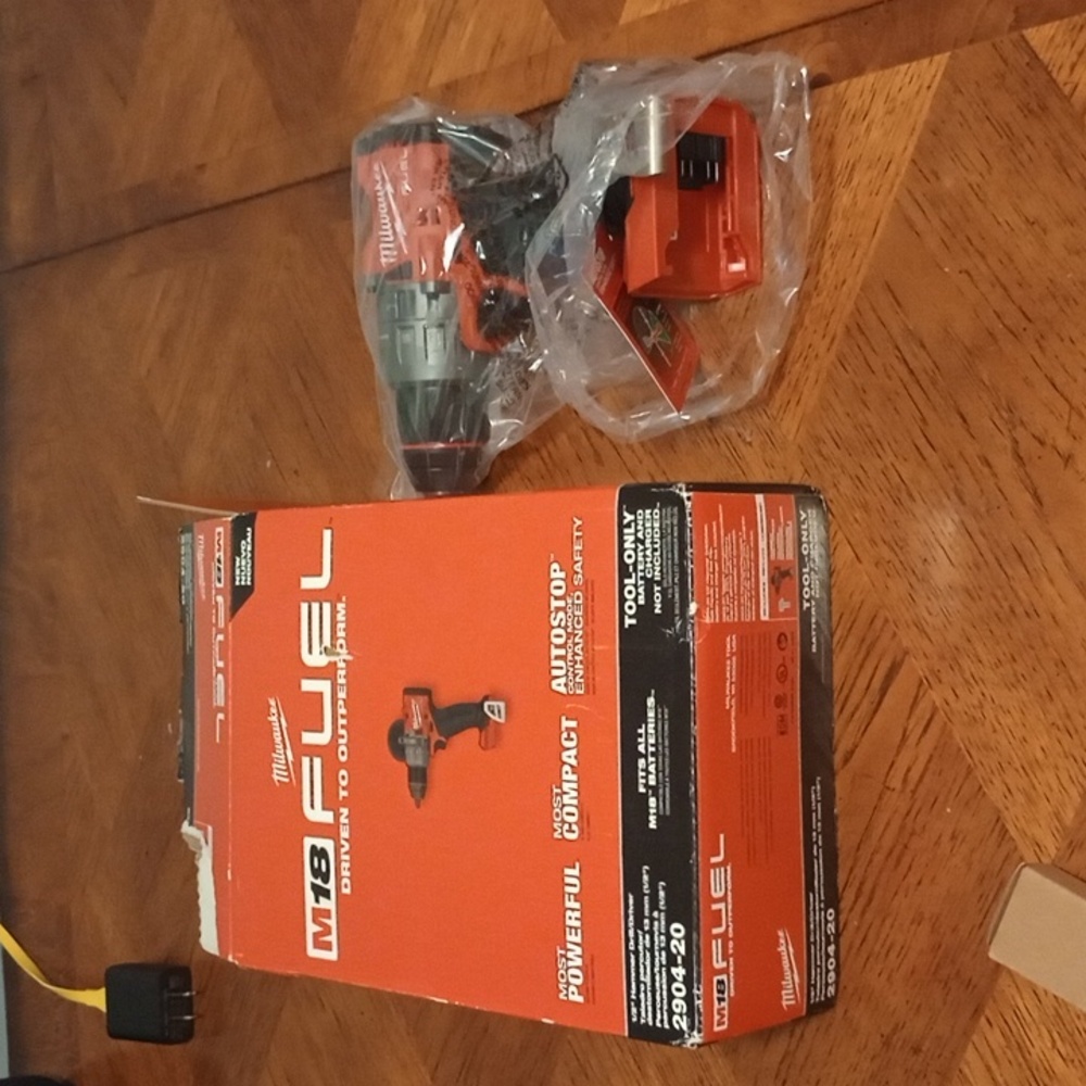 1/2 in Hammer Drill/Driver w battery